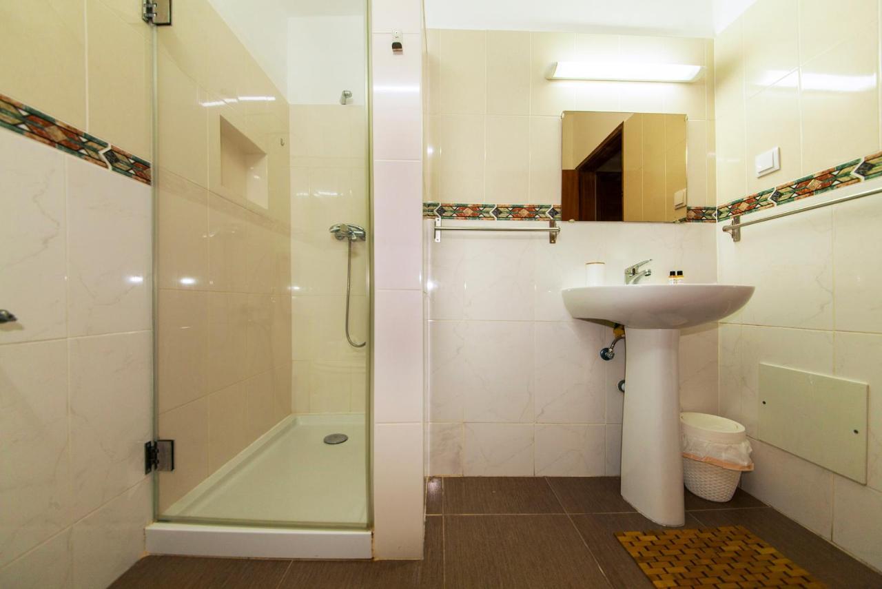 Pangsapuri 60 m² dengan 2 bilik tidur dan 1 bilik mandi peribadi di Pusat Bandar Lagos Luaran gambar